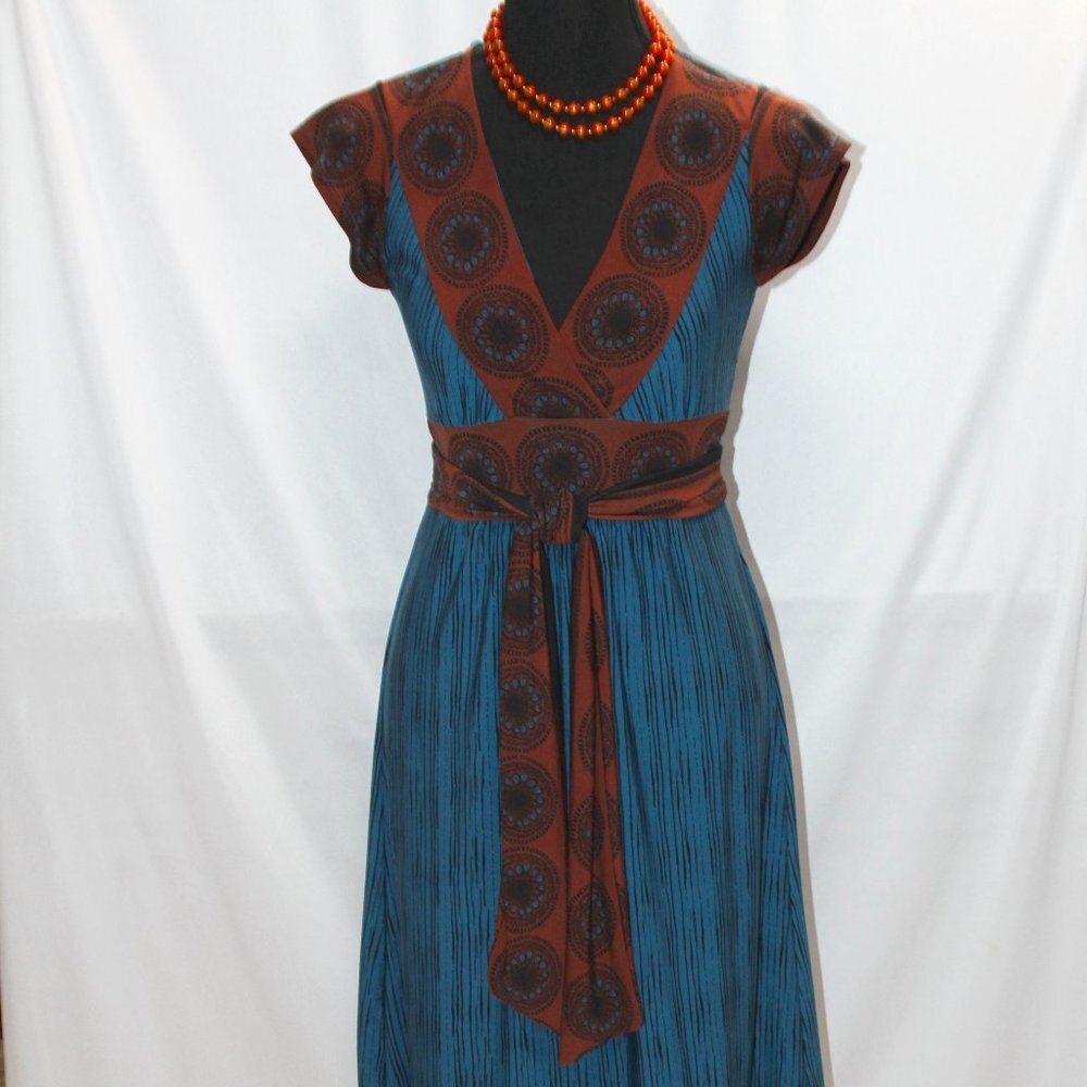 BCBGMaxAzria Cap Sleeve V-Neck Dress w/Matching Trim